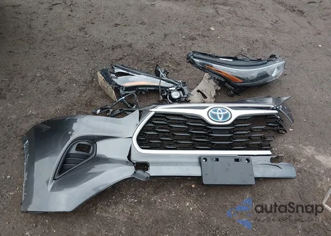 2021 Toyota Highlander Hybrid Le z USA, uszkodzony, nr VIN 5TDBBRCH9MS526221